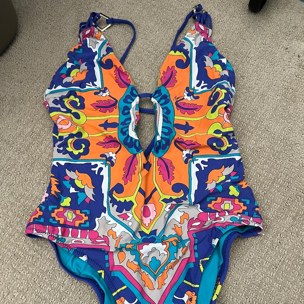 Trina Turk One-Piece Swimsuit Multicolor Cutout Keyhole Print Size 6